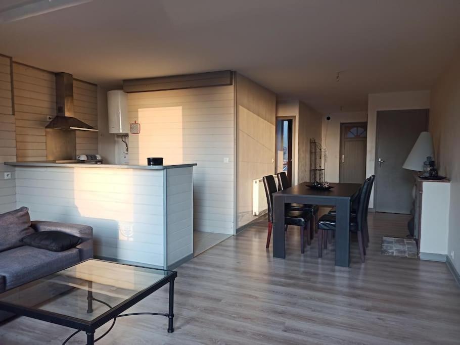 Le Marche Apartamento Parthenay Exterior foto